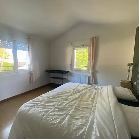 Maison De A La Tranche-sur-mer, Proche Et Commerces, 3 Chambres, Terrasse Et Jardin - Fr-1-22-365 *